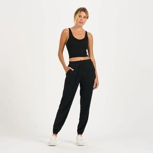Vuori BNWT Boyfriend Joggers